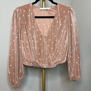 Astr The‎ Label pleated Polka Dot Cropped Top
